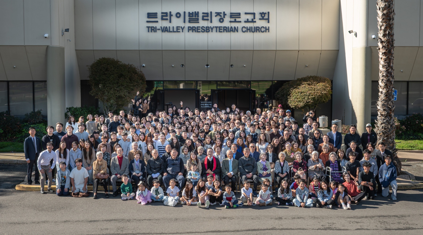2025-11-16_TVPC_추수감사절-예배-46
